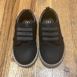 Cat & Jack Black Oxford Velcro shoes
